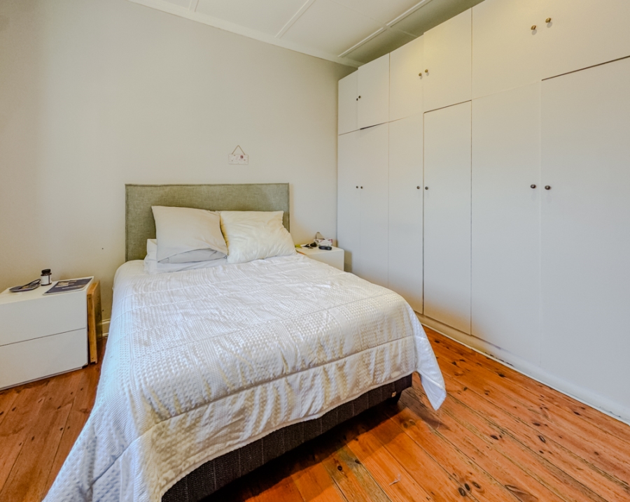 2 Bedroom Property for Sale in Claremont Village Western Cape